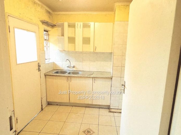 Ground-Floor 100m² Office w/ Fitted Kitchen — Avenues CBD