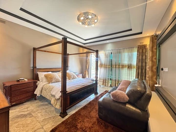 6 Bedroom House