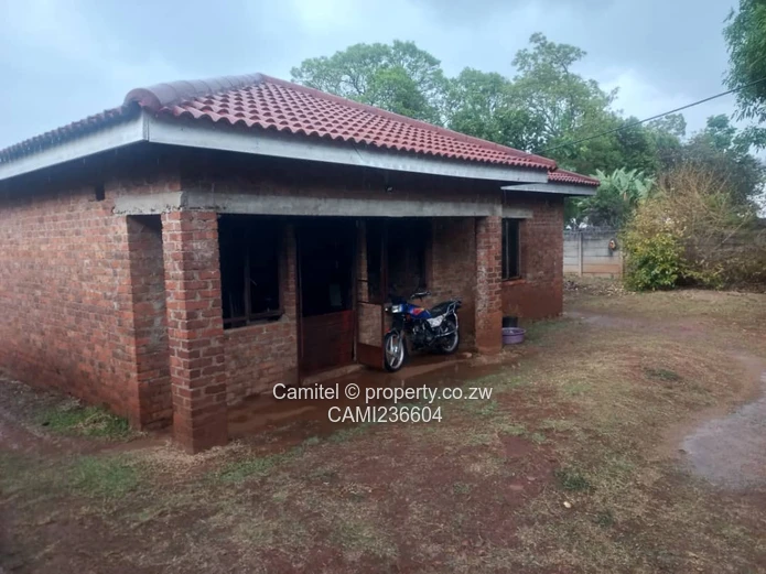 Avondale West along West Road :3-Bed Shell on 1,689m² with Boreholealong 