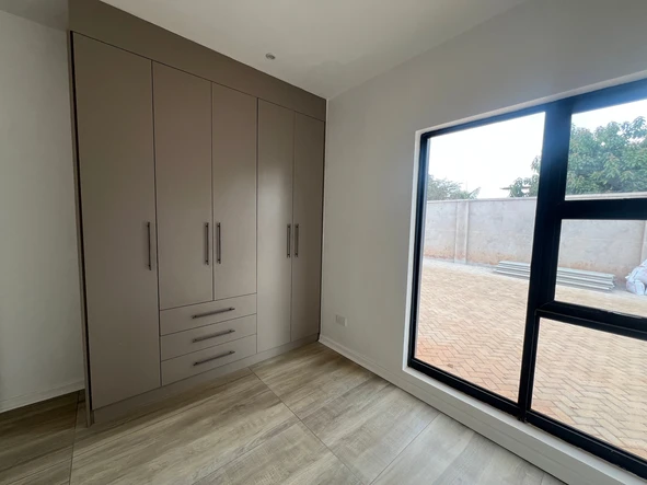 3 Bedroom Flat & Apartment