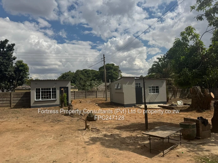 Renovated 3-Bed Home with Flatlet & Garden in Cranborne