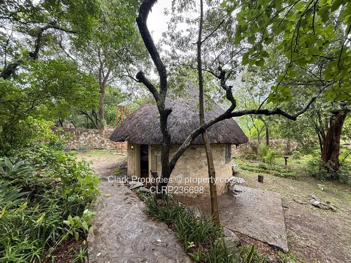 Charming Rondavel Cottage For Rent In Monavale