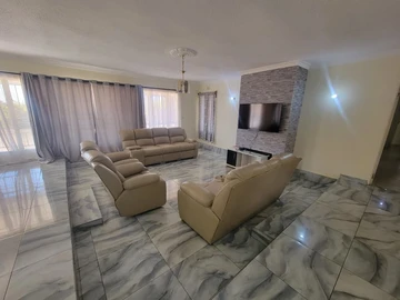 5 Bedroom House