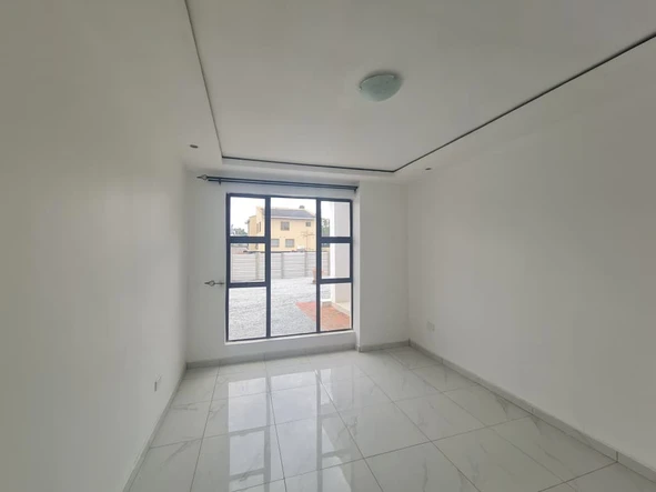 3 Bedroom Flat & Apartment