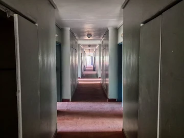 Hotel & Lodge