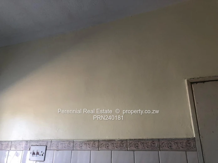  4-Bed House to Rent in Glen View 7