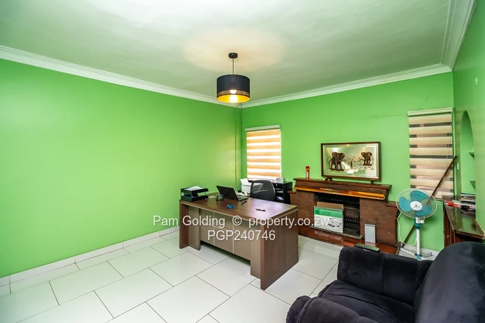 Commercial Property - Excellent Location- Sole Mandate (Sole Mandate)