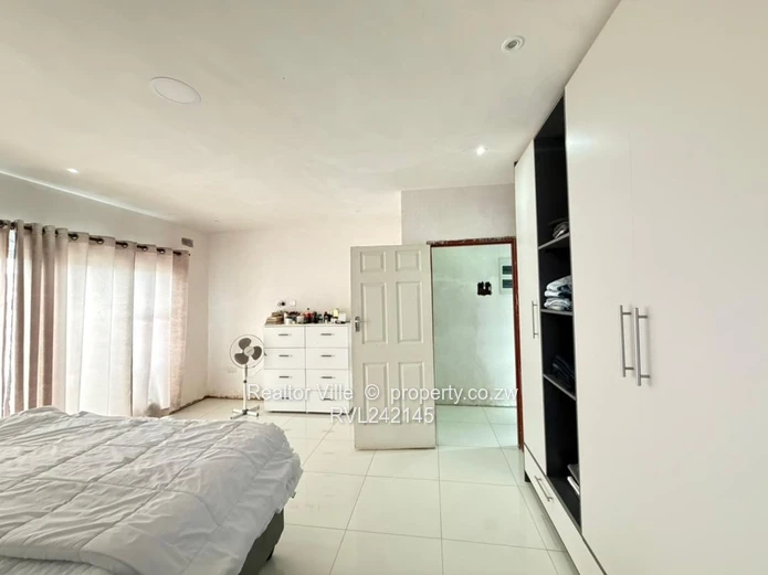 Modern 3-bed House in Mabvazuva, Ruwa 