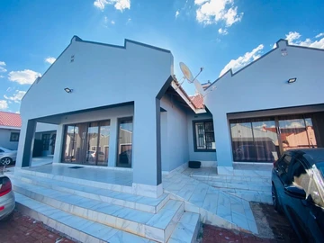 2 Bedroom Garden Flat