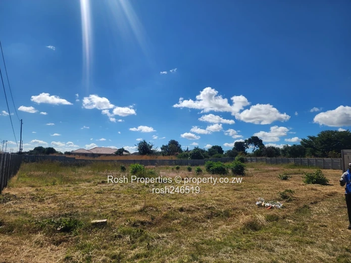 Walled Zimre Park Garage 2,300 m² with Borehole