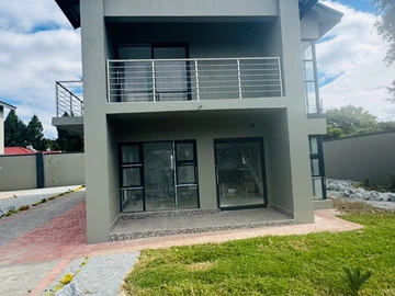 4 Bedroom Flat & Apartment