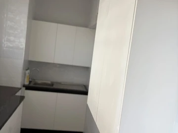 2 Bedroom Flat & Apartment