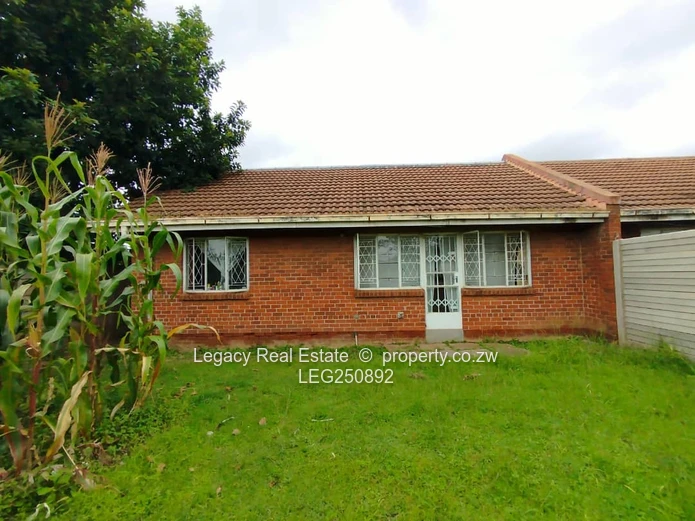 Charming 2-Bedroom Sectional Title Home For Sale In St Andrews Gardens, Meyrick Park.