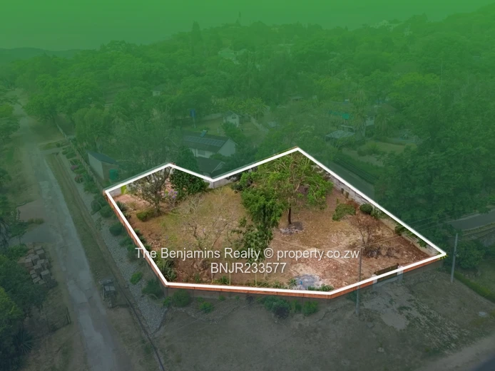 Prime Glen Lorne flat Land with water – 1,882m²