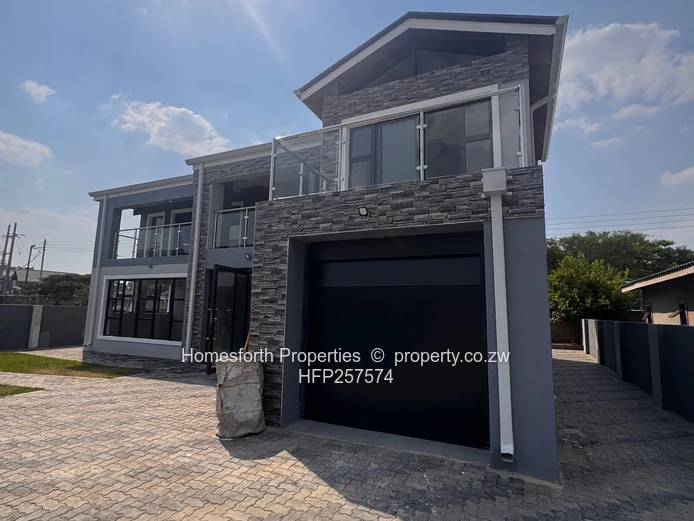 Spacious 6-Bedroom Double-Storey Home For Rent – Arlington Estate