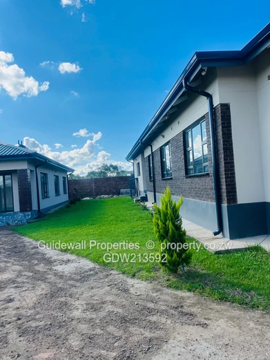 4 beds house to rent  in Sunway city