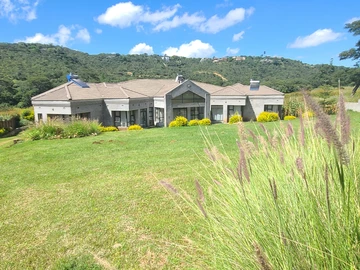 6 Bedroom House