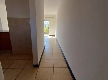 2 Bedroom Flat & Apartment