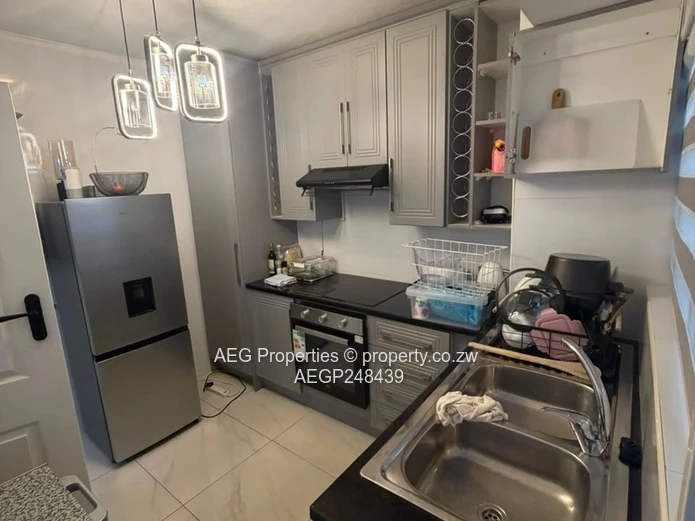 2 bed flat for sale  Avondale 