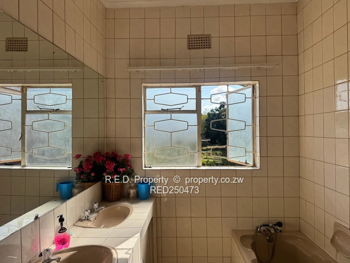 Spacious Family Home In Parklands!