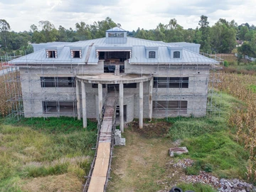 Hatfeild Mansion On 5 Acres