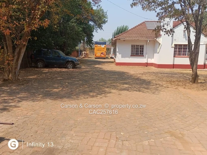 Eastlea 3BR Home on 1400m² — Paved Yard & Staff Unit