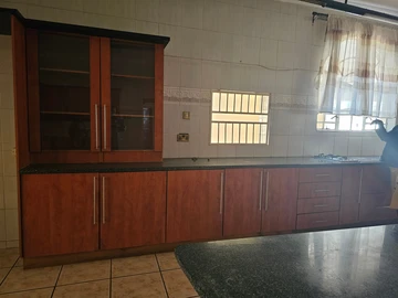 9 Bedroom House