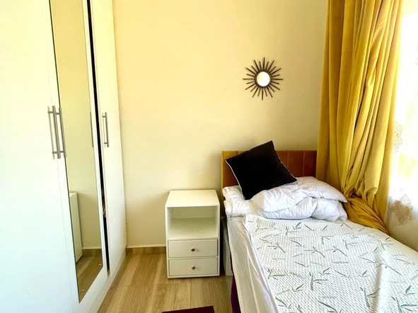 3 Bedroom Flat & Apartment