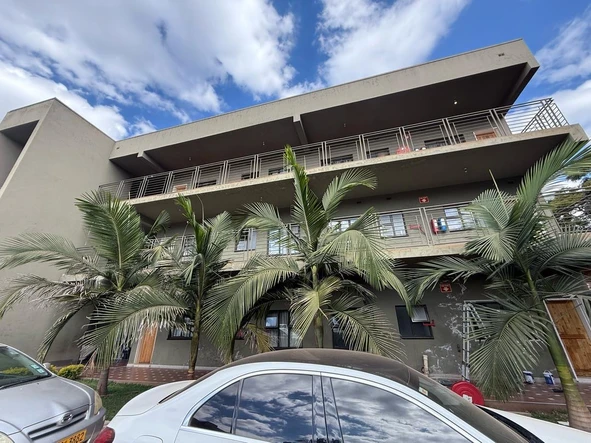 2 Bedroom Flat & Apartment