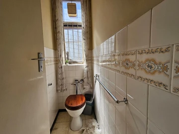 3 Bedroom Flat & Apartment