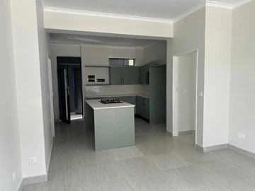 2 Bedroom Flat & Apartment