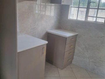 2 Bedroom Flat & Apartment