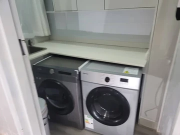 2 Bedroom Flat & Apartment