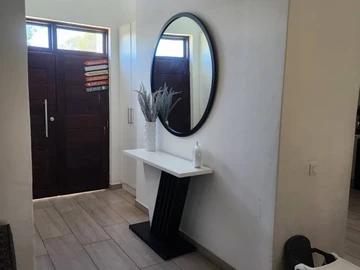 3 Bedroom Flat & Apartment