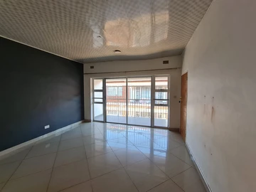 3 Bedroom Flat & Apartment