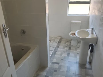 3 Bedroom Flat & Apartment