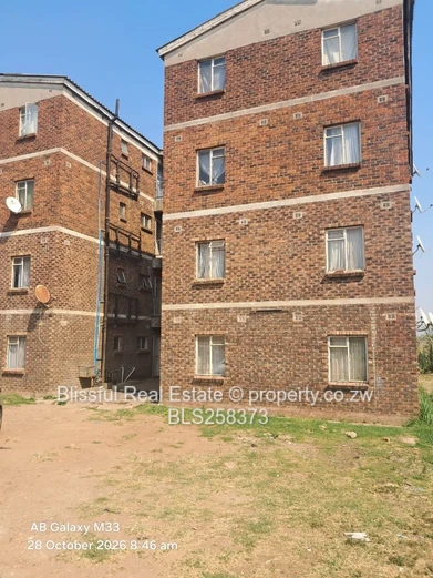 Mufakose 2-Bed Apartment - Tiled Floors & Fitted Kitchen (Sole Mandate)