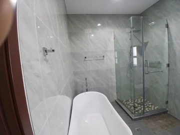 3 Bedroom Flat & Apartment