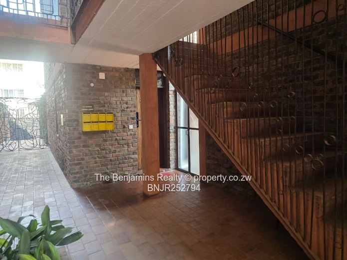 Garden Flat In Avenues