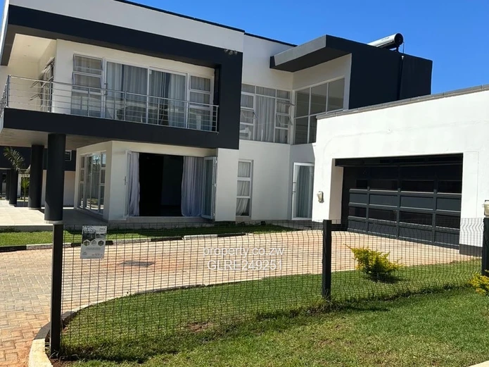 Stylish 3-Bed Borrowdale Flat with Balcony & Borehole