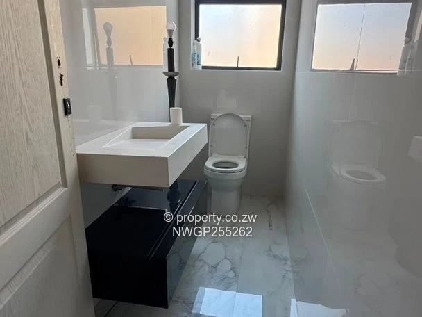 Matsheumhlope Luxury Residence — Property Listing