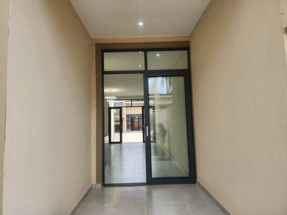 3 Bedroom Flat & Apartment