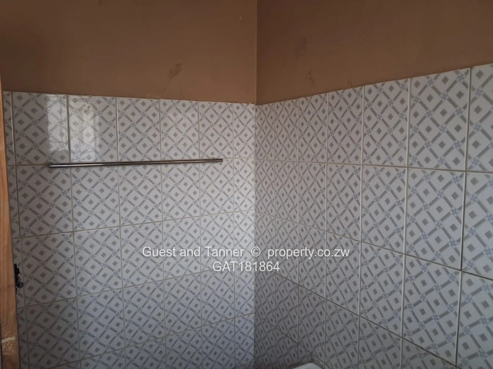 5 Bed House in Mainway Meadows