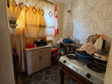 2 Bedroom Flat & Apartment