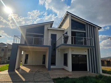 4 Bedroom Flat & Apartment