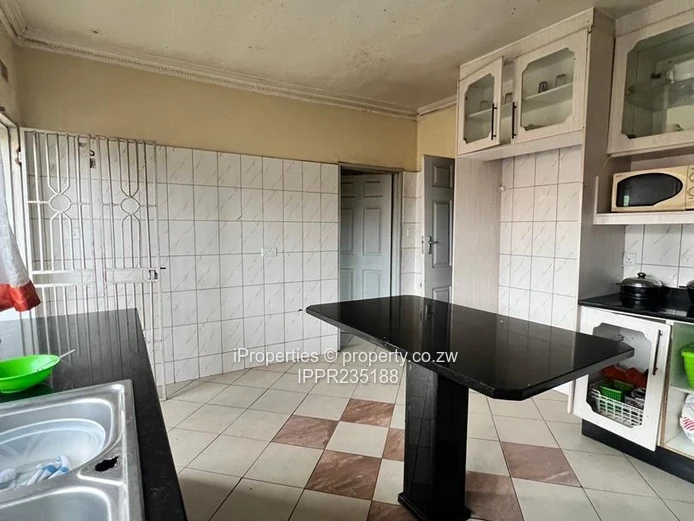 4-Bedroom Home for Sale in Glen View 1 Riverside – Secure, Solar-Powered & Well-Maintained