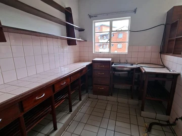 2 Bedroom Flat & Apartment