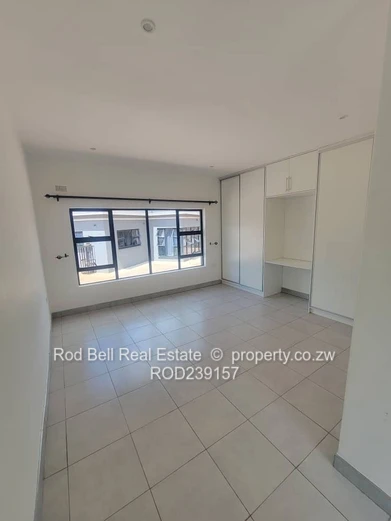 Bright 2-Bed, 2-Bath Townhouse w/ Garden & Parking — Mandara