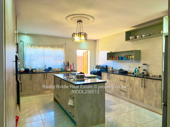 Modern 4-Bed Home in Mt Pleasant Heights with Big Yard