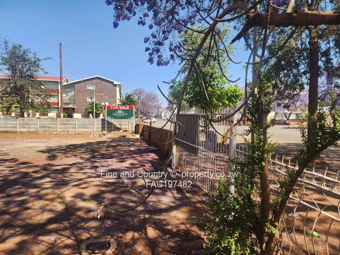 Bulawayo CBD Walled Office - 200m², Parking & Garage (Sole Mandate)